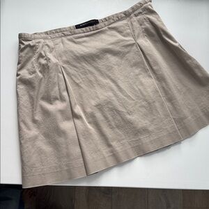 BCBC Max Azria khaki pleated mini skirt 2000’s